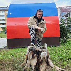 Парни в Томске: Илья, 21 - ищет девушку из Томска