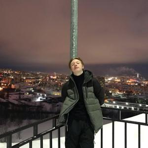 Парни в Мурманске: Виктор, 19 - ищет девушку из Мурманска