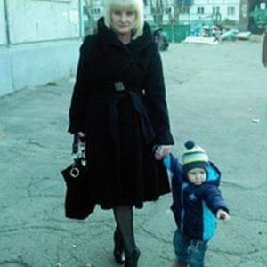 Девушки в Усолье-Сибирское: Евгения, 58 - ищет парня из Усолье-Сибирское