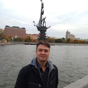 Алексей, 48 лет, Луга