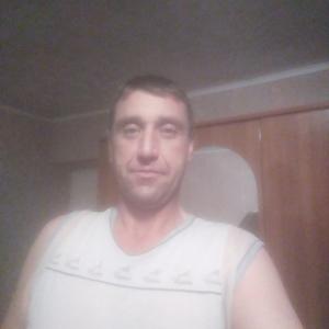 Виталий, 44 года, Новотитаровская