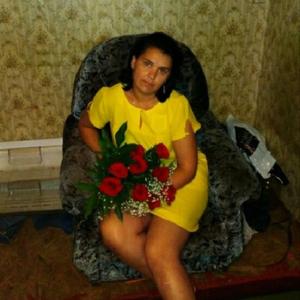 Девушки в Омске: Альбина, 48 - ищет парня из Омска