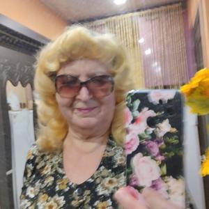 Девушки в Череповце: Любовь Селезнева, 69 - ищет парня из Череповца