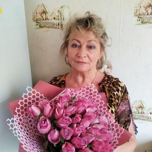 Девушки в Перми: Марина, 68 - ищет парня из Перми