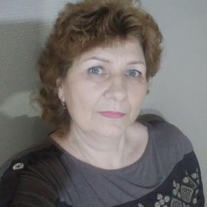 Девушки в Казани (Татарстан): Антонина, 57 - ищет парня из Казани (Татарстан)