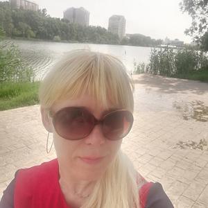 Девушки в Таганроге: Elena, 41 - ищет парня из Таганрога