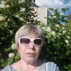Девушки в Ижевске: Валентина, 60 - ищет парня из Ижевска