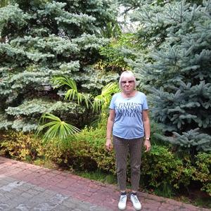Девушки в Туймазы: Елена, 66 - ищет парня из Туймазы