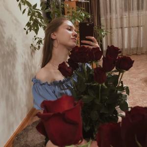 Девушки в Новосибирске: Валерия, 23 - ищет парня из Новосибирска