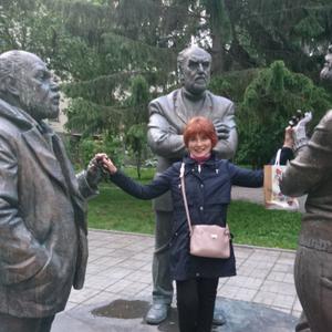 Девушки в Екатеринбурге: Елена, 61 - ищет парня из Екатеринбурга