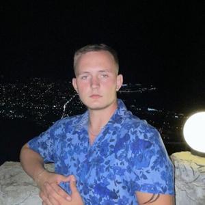 Парни в Гатчине: Анатолий Зуев, 21 - ищет девушку из Гатчины