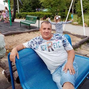 Oleg, 56 лет, Артем