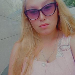 Виктория, 23 года, Лесниково