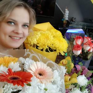 Девушки в Новокузнецке: Надежда, 33 - ищет парня из Новокузнецка