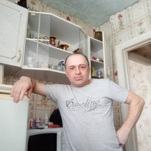 Алексей, 45 лет, Болгар