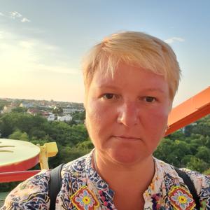 Девушки в Звенигороде: Елена, 52 - ищет парня из Звенигорода