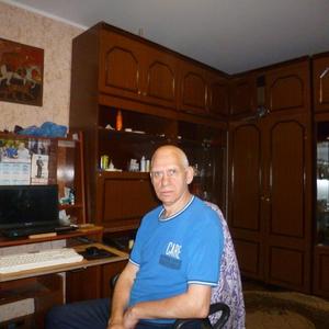 Виталий, 58 лет, Саратов