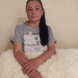 Девушки в Казани (Татарстан): Нур, 66 - ищет парня из Казани (Татарстан)