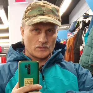 Валентин, 59 лет, Сургут