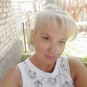 Девушки в Бийске: Ирина, 59 - ищет парня из Бийска