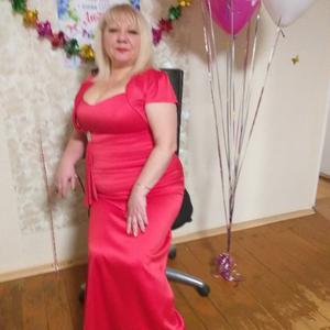 Девушки в Ломоносов: Ирина, 58 - ищет парня из Ломоносов