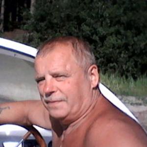 Парни в Череповце: Андрей, 67 - ищет девушку из Череповца