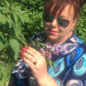 Девушки в Петрозаводске: Лилия, 50 - ищет парня из Петрозаводска