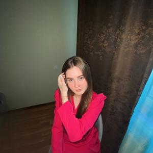 Девушки в Краснодаре (Краснодарский край): Нина, 19 - ищет парня из Краснодара (Краснодарский край)