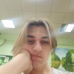 Роман, 18 лет, Киров