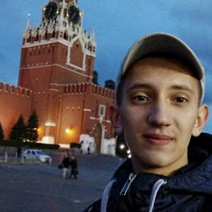 Парни в Владивостоке: Анатолий, 25 - ищет девушку из Владивостока