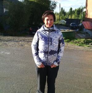 Девушки в Ноябрьске: Алена, 52 - ищет парня из Ноябрьска