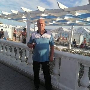 Василий, 57 лет, Саратов