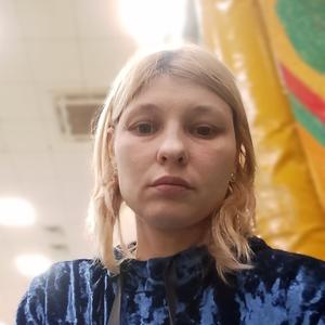 Девушки в Томске: Марика, 32 - ищет парня из Томска