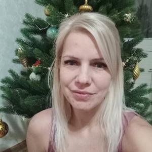 Девушки в Саратове: Наталия, 38 - ищет парня из Саратова