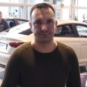 Олег, 47 лет, Псков