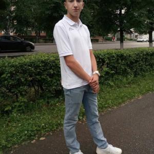 Парни в Северске: Антон, 23 - ищет девушку из Северска