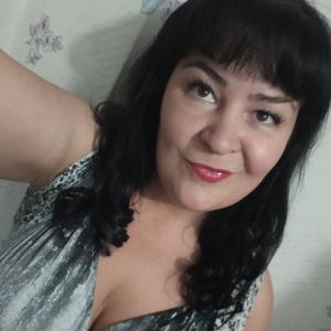 Девушки в Вологде: Elvira, 44 - ищет парня из Вологды