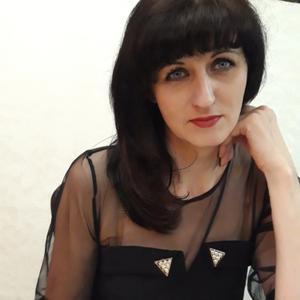 Девушки в Барановичи: Ирина, 44 - ищет парня из Барановичи