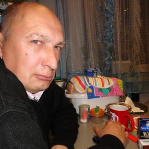 Виктор, 63 года, Брянск