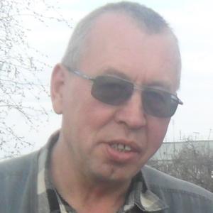 Николай, 66 лет, Сокол