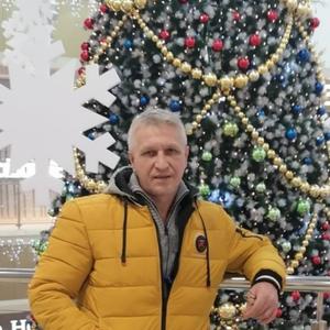 Парни в Армавире: Андрей Кучер, 54 - ищет девушку из Армавира