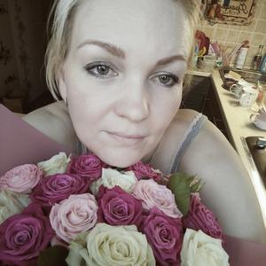 Девушки в Ижевске: Елена, 42 - ищет парня из Ижевска