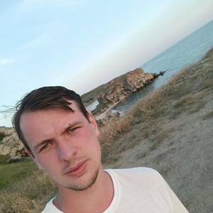 Олег, 25 лет, Березовый