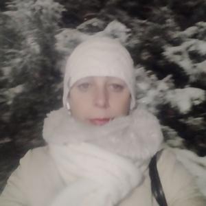 Девушки в Калининграде: Елена, 51 - ищет парня из Калининграда