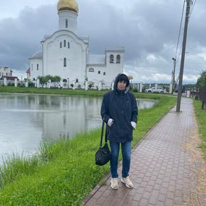 Девушки в Ульяновске: Елена, 63 - ищет парня из Ульяновска