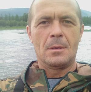 Анатолий, 48 лет, Салехард