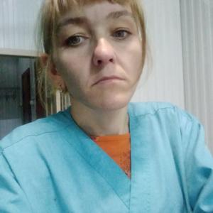 Девушки в Бийске: Елена, 41 - ищет парня из Бийска