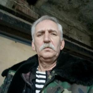 Лев, 65 лет, Астрахань