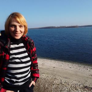 Девушки в Вольске: Мария, 40 - ищет парня из Вольска