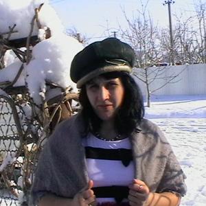 Девушки в Саратове: Людмила, 41 - ищет парня из Саратова
